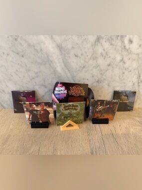 Mini Brands Vinyl Toy Set - 5 records one accessory set.